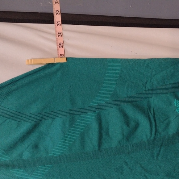 Turquoise stretchy athletic tank - Picture 3 of 7